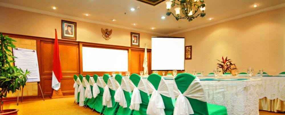 Cipta 2 Hotel Джакарта Екстериор снимка